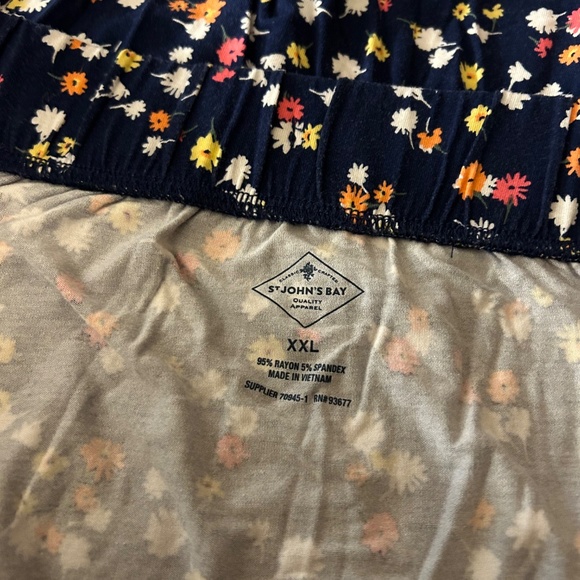 St John’s Bay Floral Skirt - Picture 4 of 5